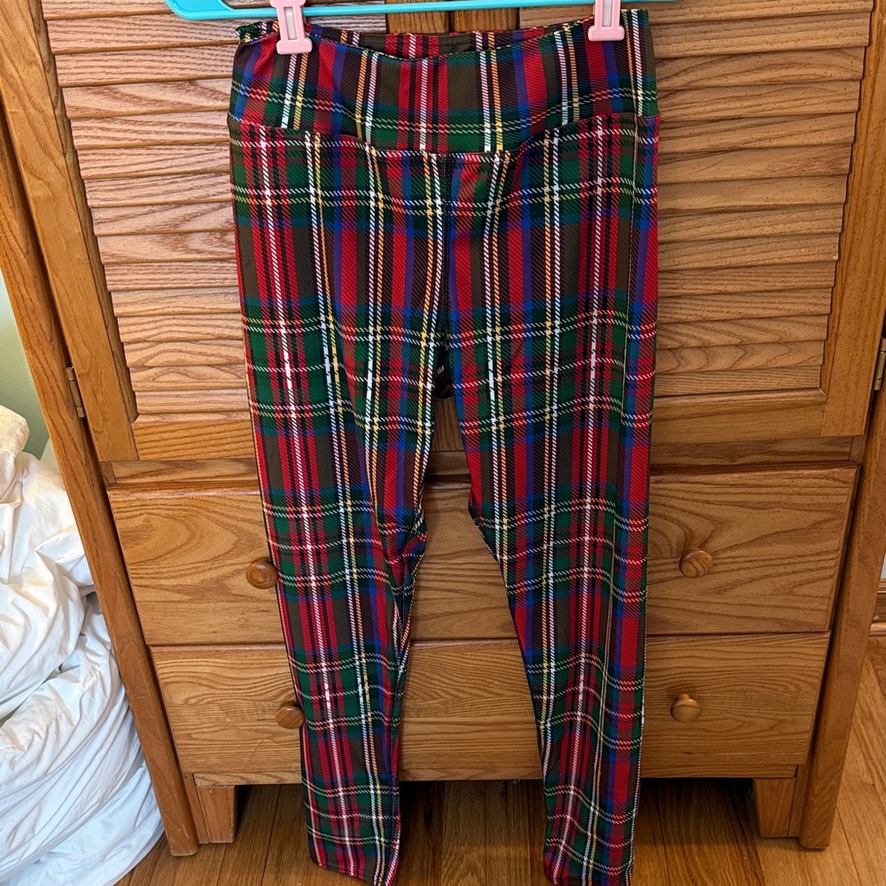 NWOT FiercePulse Plaid Leggings in Red and Green marked XL, fit more like Large
